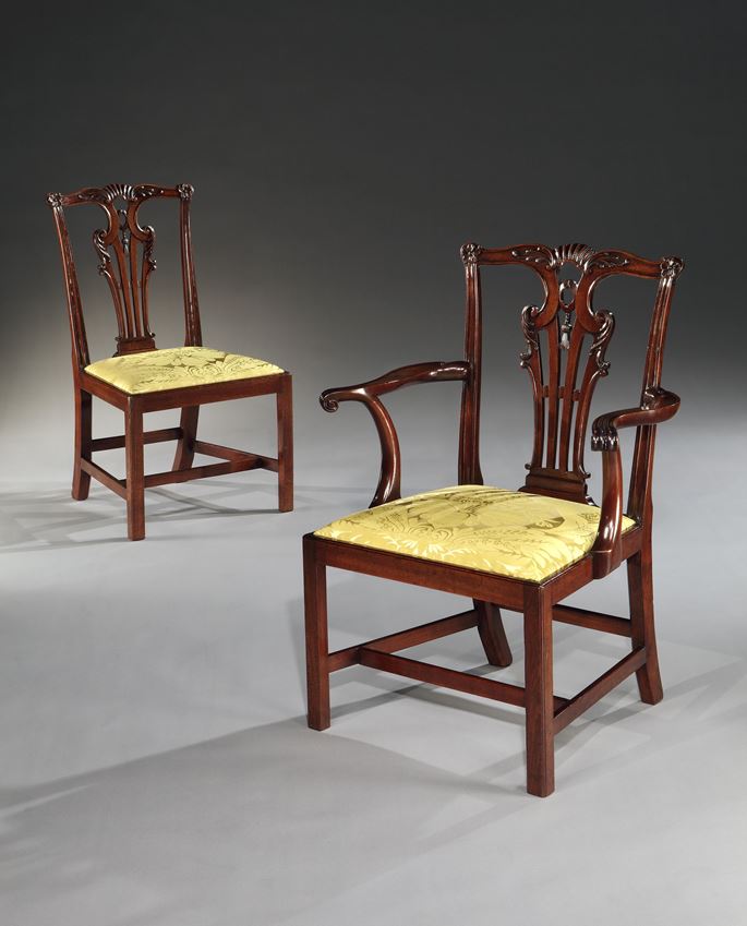 A SET OF TEN GEORGE II MAHOGANY DINING CHAIRS | MasterArt